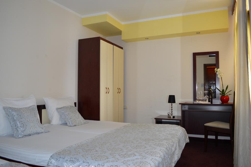 Hotel Lighthouse Igalo Szoba fotó