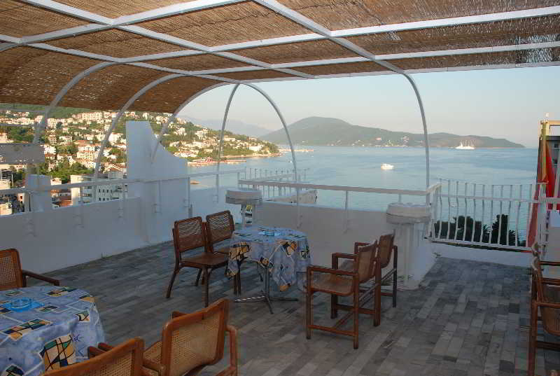 Hotel Lighthouse Igalo Kültér fotó